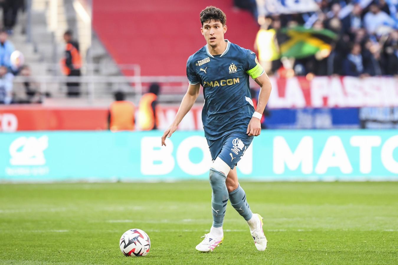 Imagen Leo Balerdi es el capitán de Marsella. Formará la dupla de centrales junto a Medina.