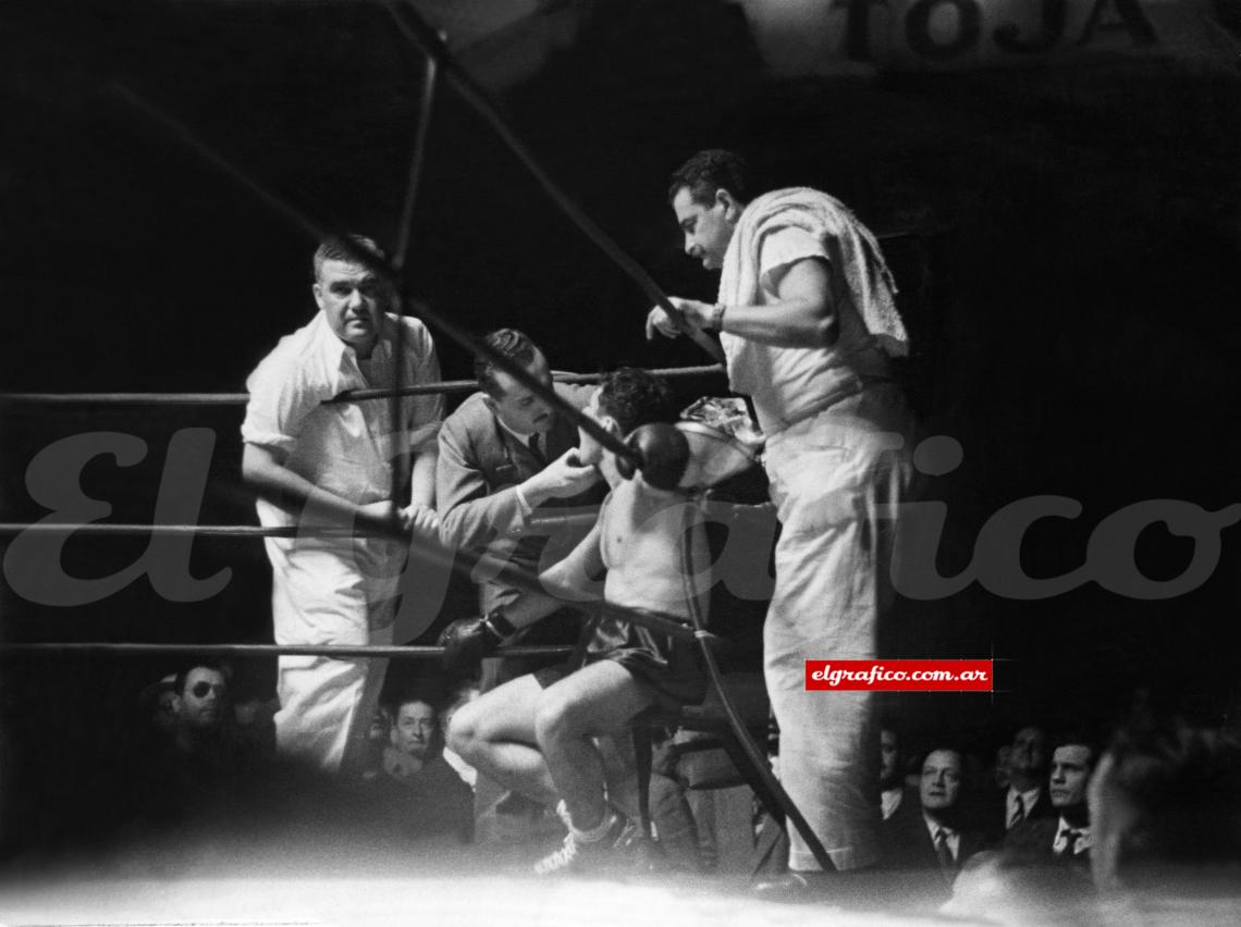 Imagen 1947.Gatica abandona en el sexto. Tenía la mandibula fracturada, desde el primer round.