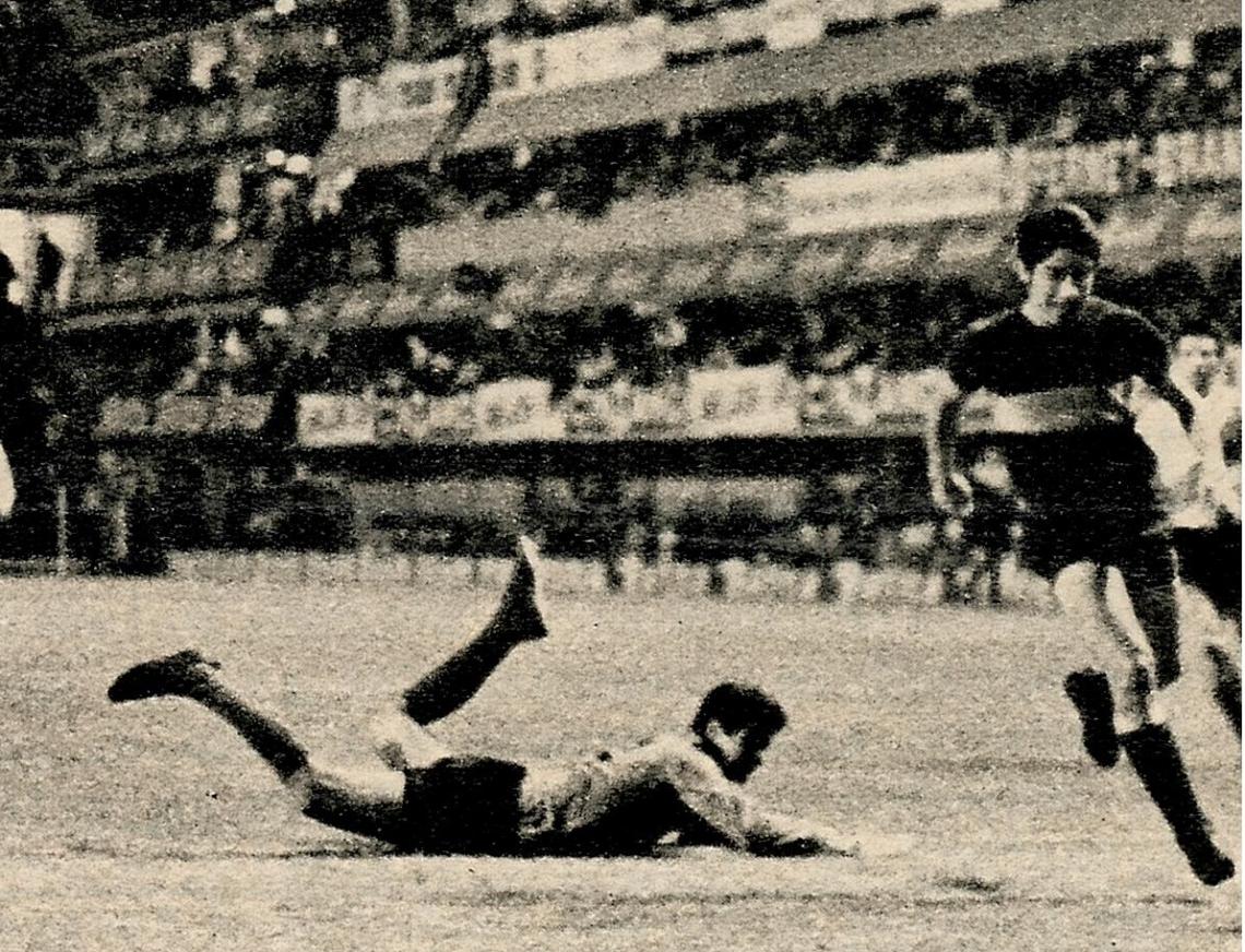 Con Carballo en el piso, Savoy sigue la marcha......