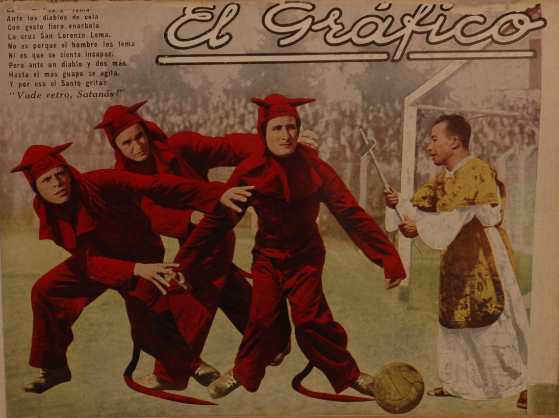 Imagen “Los Diablos Rojos” de Independiente Sastre, Ravaschino y Corazzo enfrentan a “San Lorenzo Lema”. Fue la tapa del número 748 de El Gráfico del 11 de noviembre de 1933. Al final triunfaría “El Santo” quien saldría campeón ese año. 