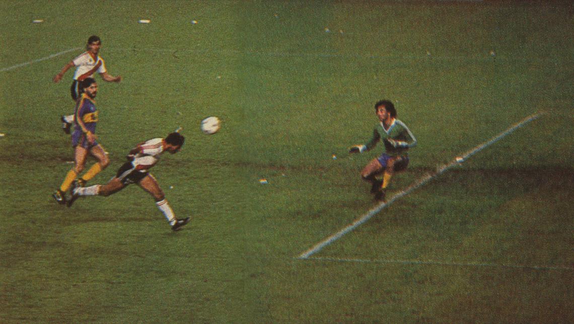 “Los de arriba son unos aviones y los del medio unos tanques ¿Vieron el gol contra Boca? Se fue Enrique, centro, aparición de Alzamendi y a cobrar 1-0”