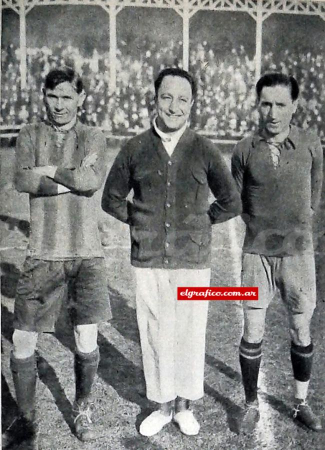 Imagen E. Hayes, peligroso delantero rosarino y el inolvidable Pedro Calomino, de escaso físico, pero gran rendimiento. Foto obtenida en la vieja cancha de Gimnasia y esgrima.