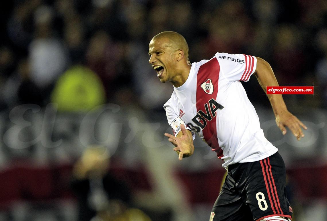 Imagen Sánchez lo grita con todo. River, en el final, gana 1 a 0.