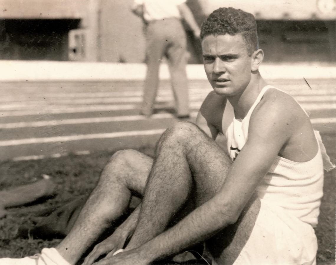Imagen Gerardo Bonnhoff supo conseguir, en 1945, el record Sudamericano de los 100 mts con un registro de 10.3 segundos.