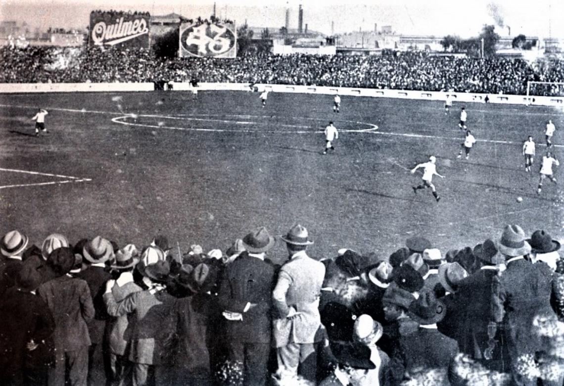 Imagen Imagen de Argentina 2-Uruguay 1, jugado el 2 de octubre de 1924 en Sportivo Barracas.