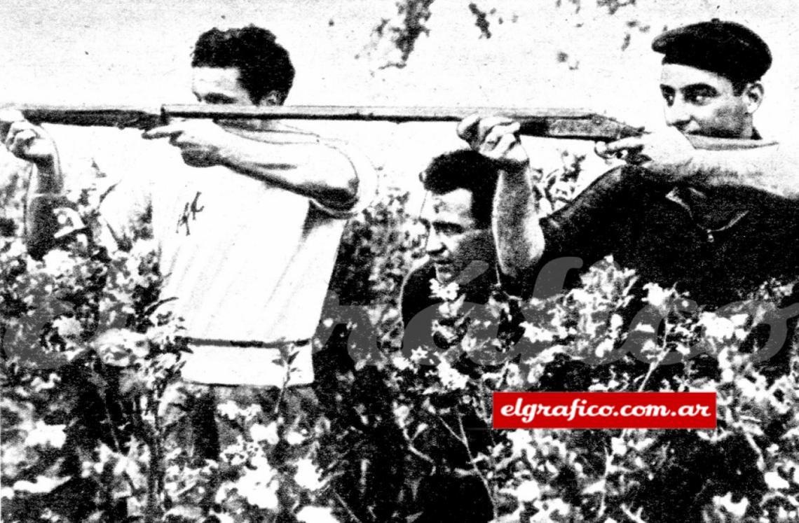 ...o cazando, con z, como aquí estamos con Sirni y Carlos Peucelle. La cosa no era preparada para el fotógrafo sino real.
