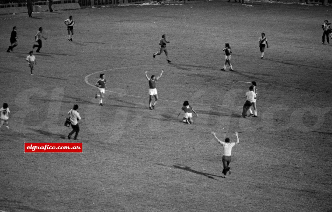 Imagen Final del partido. Independiente es el Campeón del Nacional 1978