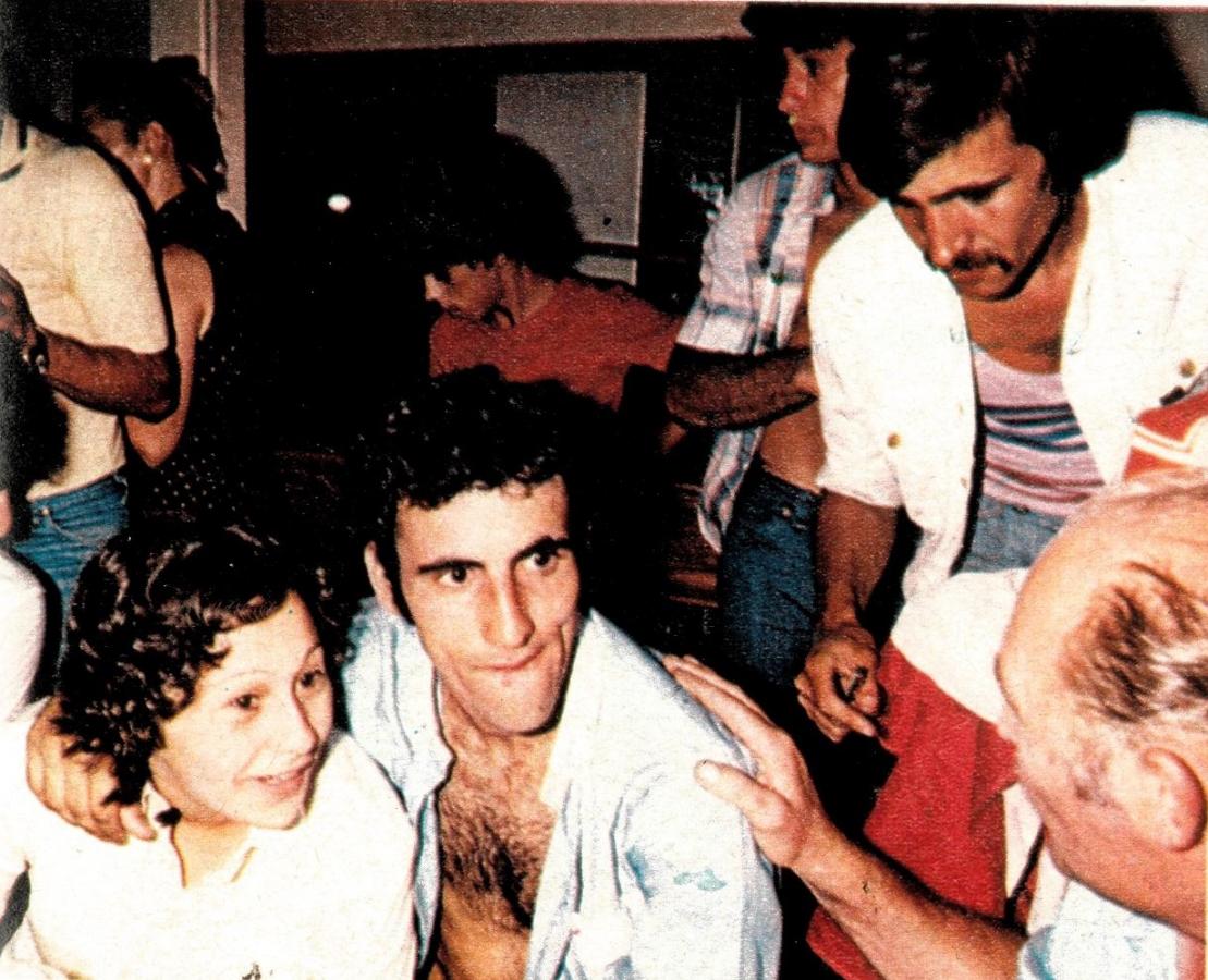 Imagen En unas de las mesas, Fren y el matrimonio Alzamendi, que llegó a la Argentina hace ocho meses. El 29 de diciembre pasado nació su primer heredero, Marcelo Eduardo.
