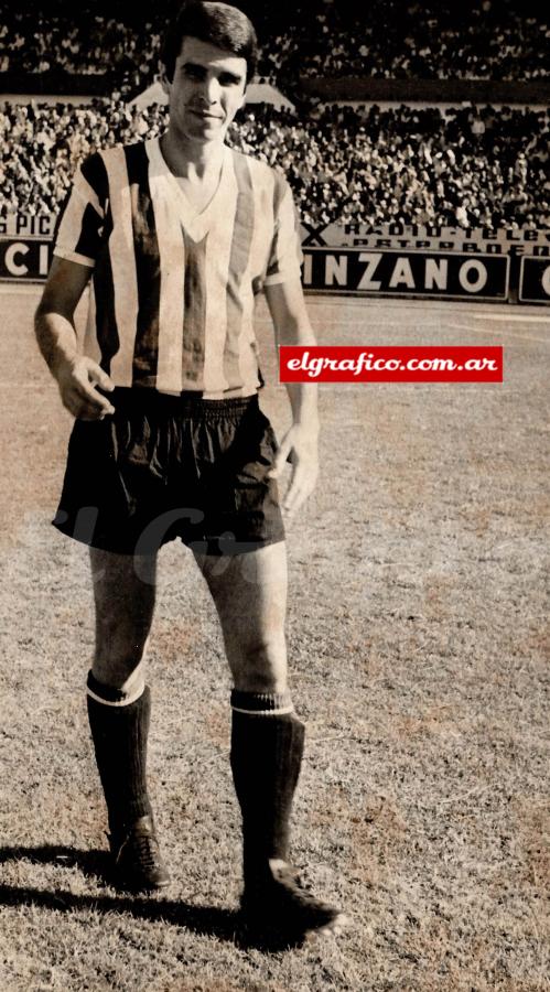 Imagen Ganó dos Copas Libertadores, una Copa Intercontinental, una Interamericana y el Metropolitano de 1967.