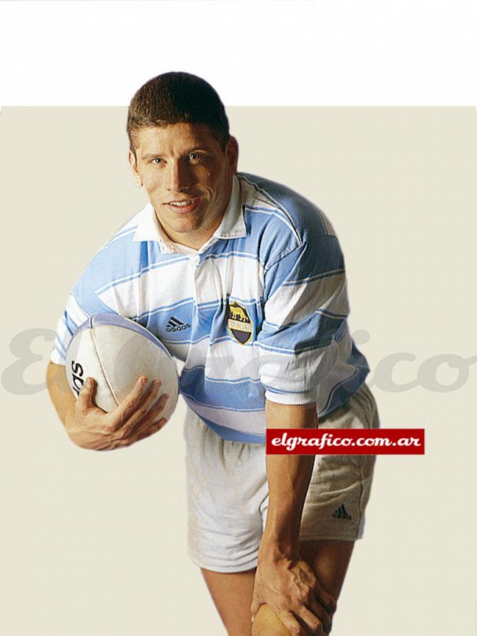 Imagen Manuel Contepomi posa con la camiseta Argentina.