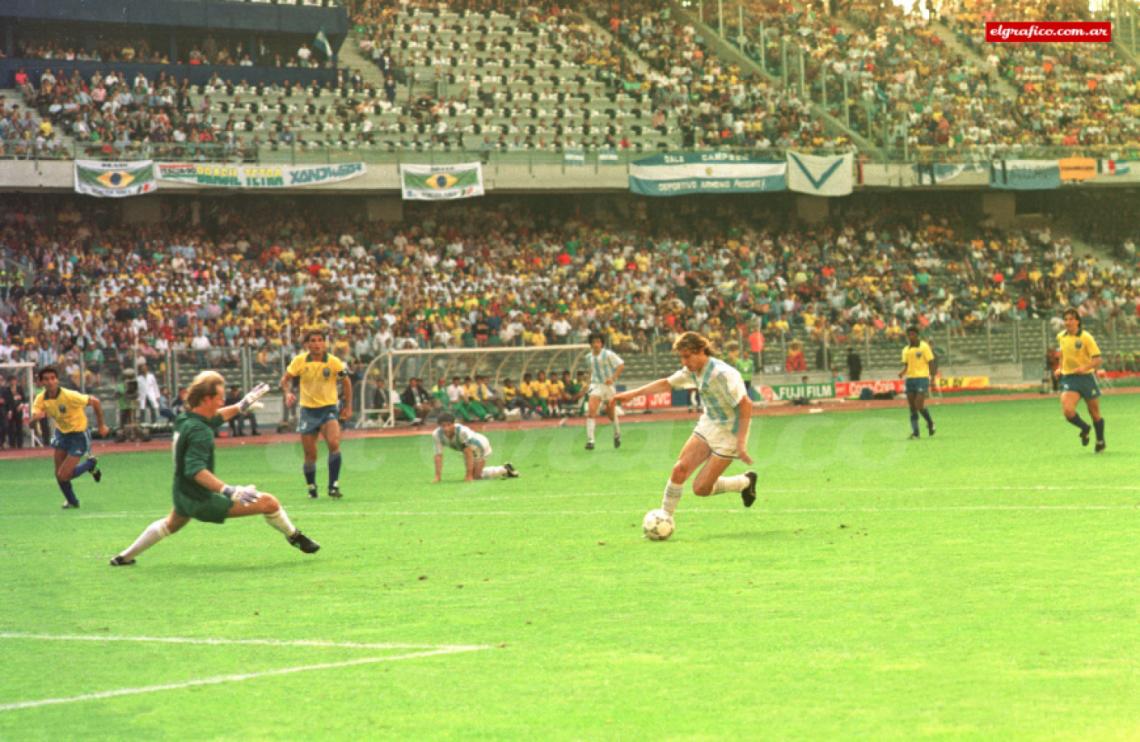 Imagen Canigol Genial Maradona, impecable definición de Caniggia contra Brasil. 