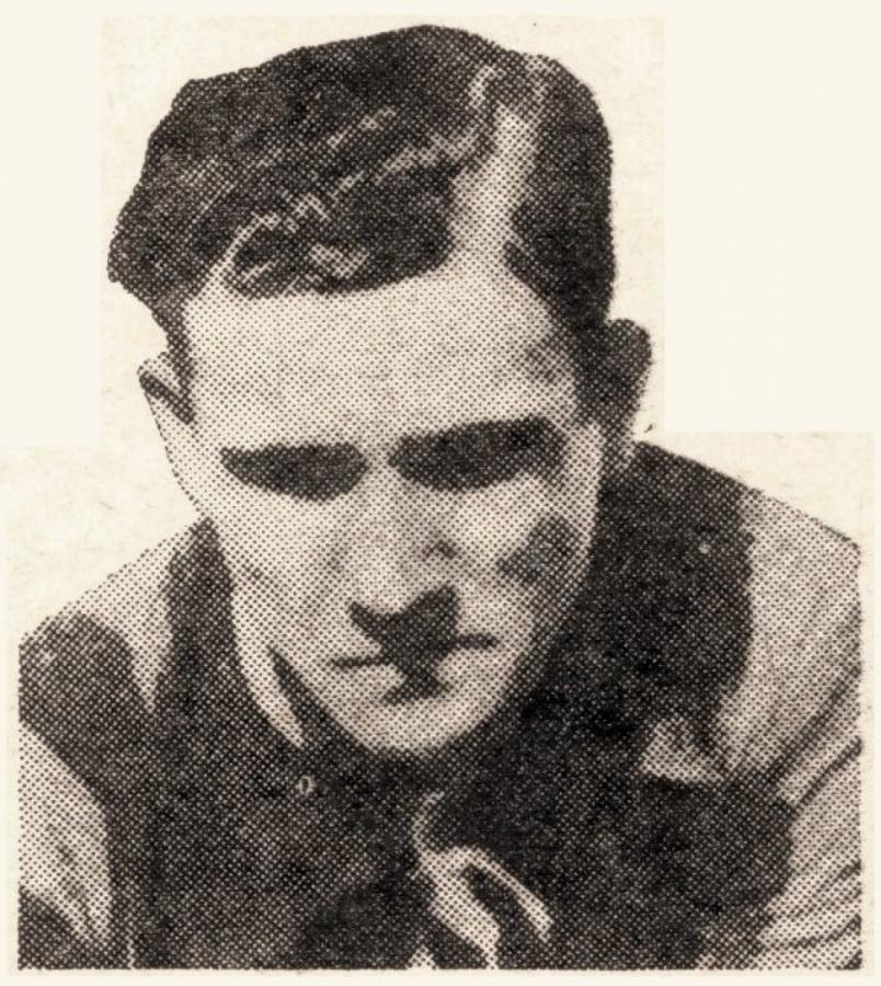 Imagen González, DE Nueva Chicago, que le tiró la gorra a la cara del arquero cuando éste le salió al encuentro.