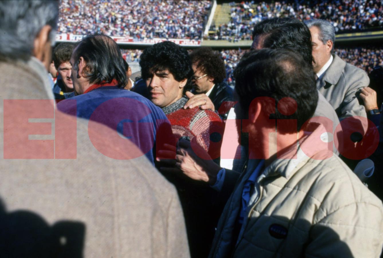 Imagen La presencia de Maradona desató el caos y el homenaje quedó inconcluso