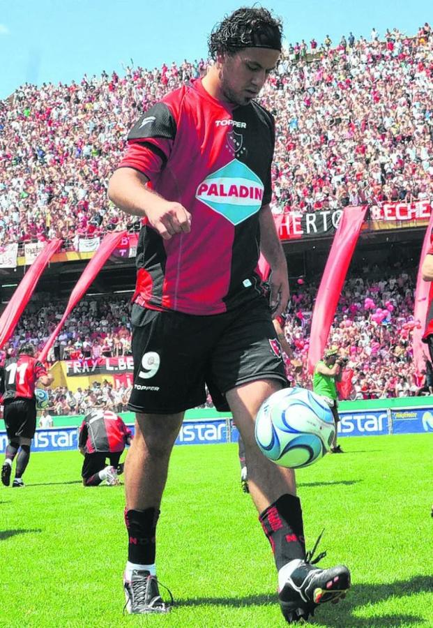 Imagen Cristian Fabbiani en su paso por Newell's como futbolista.