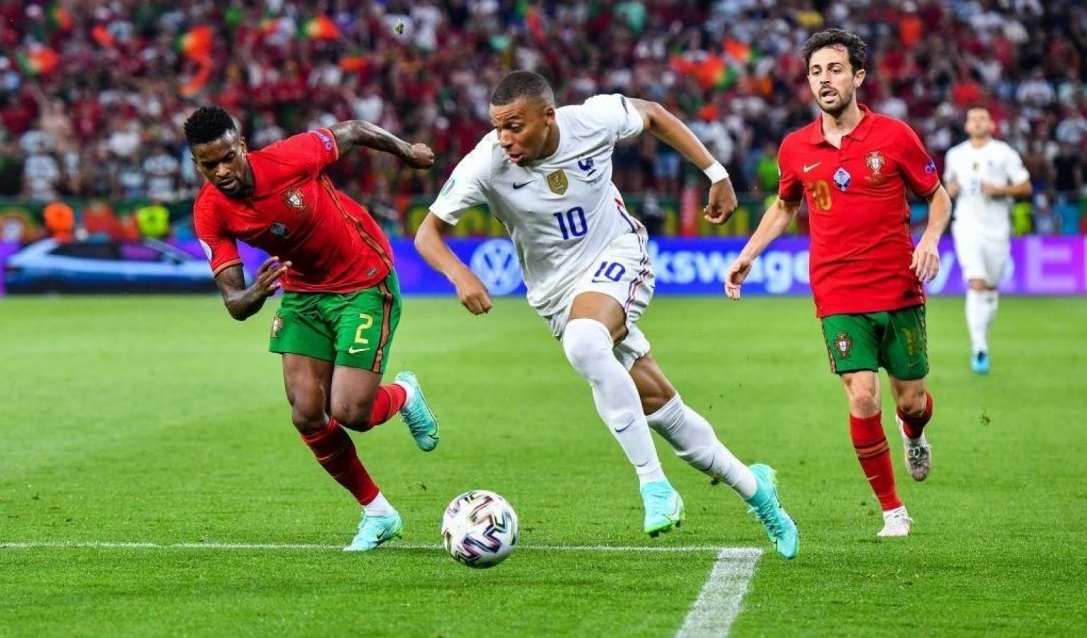 Уефа последние матчи. Франция Португалия евро 2021. Португалия Франция евро 2016. Португалия и Франция сегодняшний матч. Португалия Франция счет.