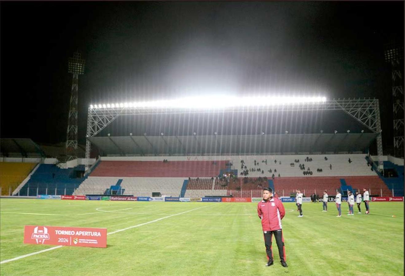 Imagen Conmebol inspeccionó el estadio de Nacional Potosí, pero aún no lo habilitó.