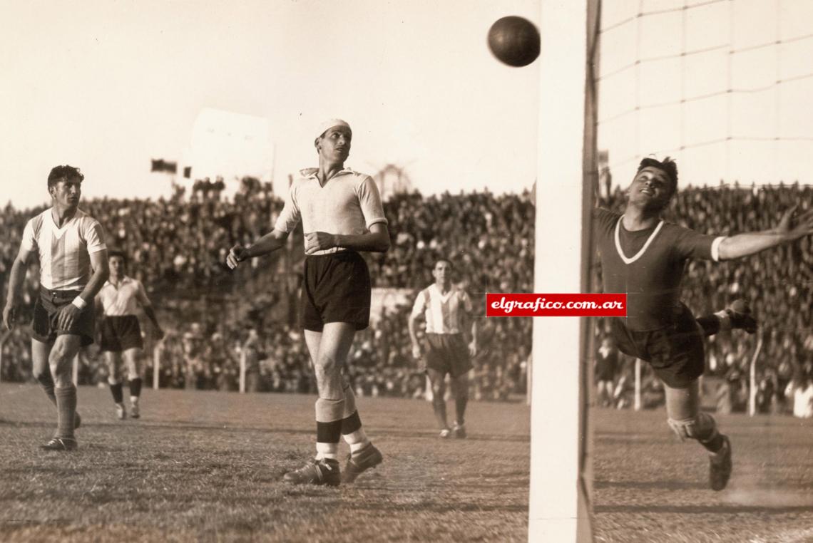 Imagen El cuarto gol argentino, la goleada ya era un hecho.
