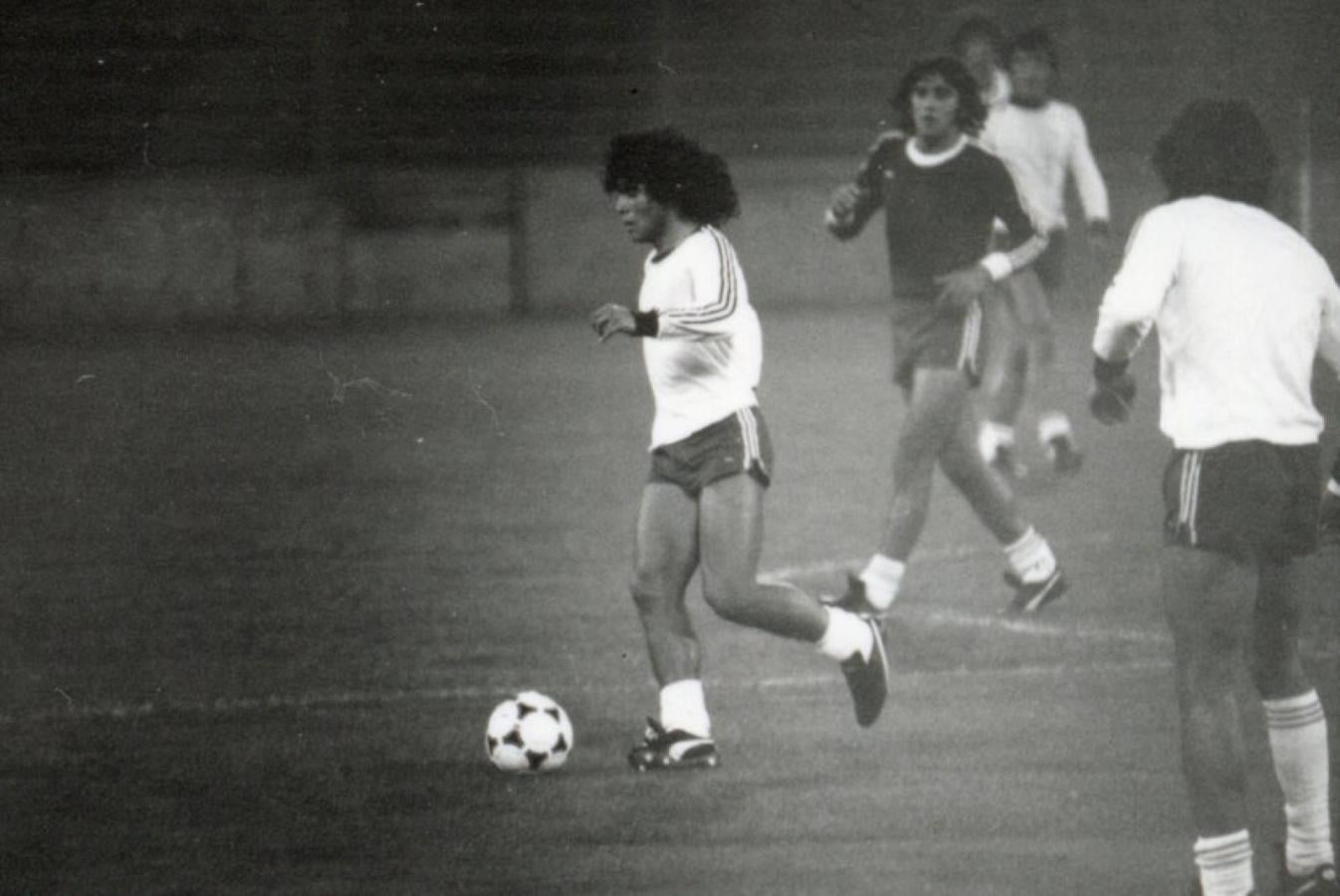 Imagen Maradona, durante una práctica de la Selección Argentina previo al Mundial '78.