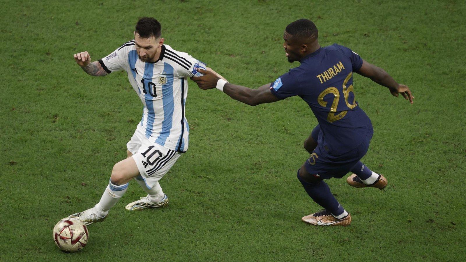 Imagen Messi y Thuram, en la final de la Copa del Mundo.