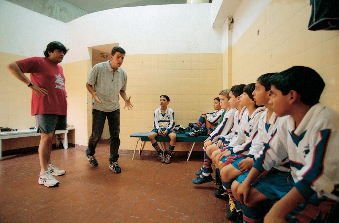 Imagen A esa edad, los chicos deberían estar divirtiéndose en el vestuario.