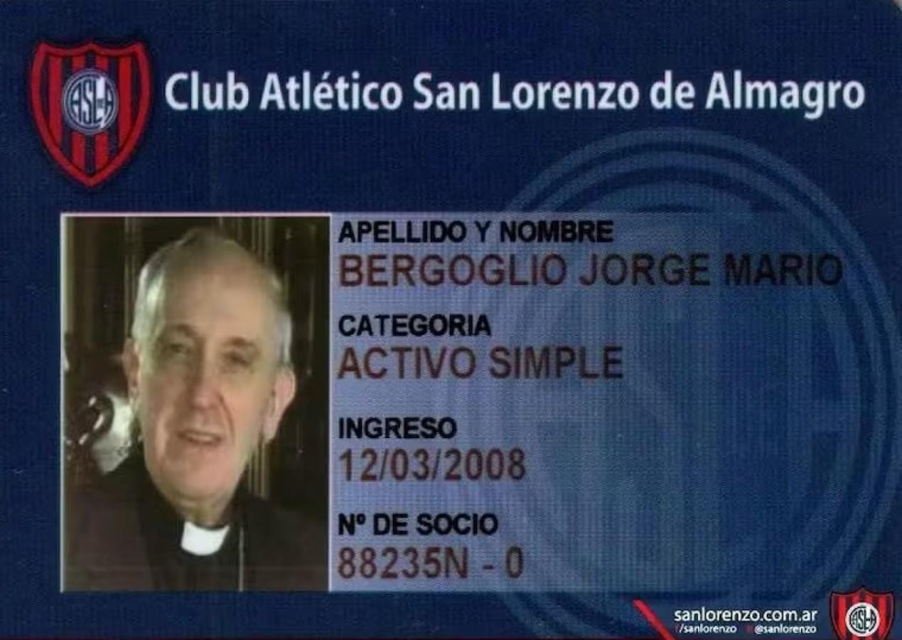 Imagen El carnet de socio de San Lorenzo del Papa Francisco.