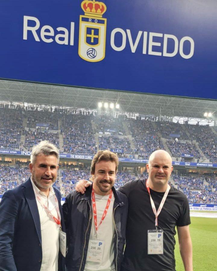 Imagen Fernando Alonso festejó el triunfo de Real Oviedo.
