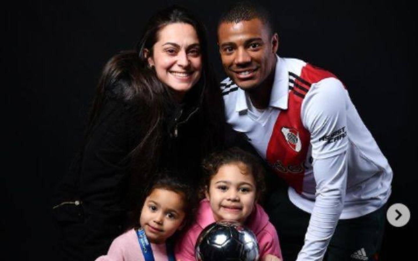 Imagen La esposa del uruguayo reveló que regresar a Núñez es un objetivo.