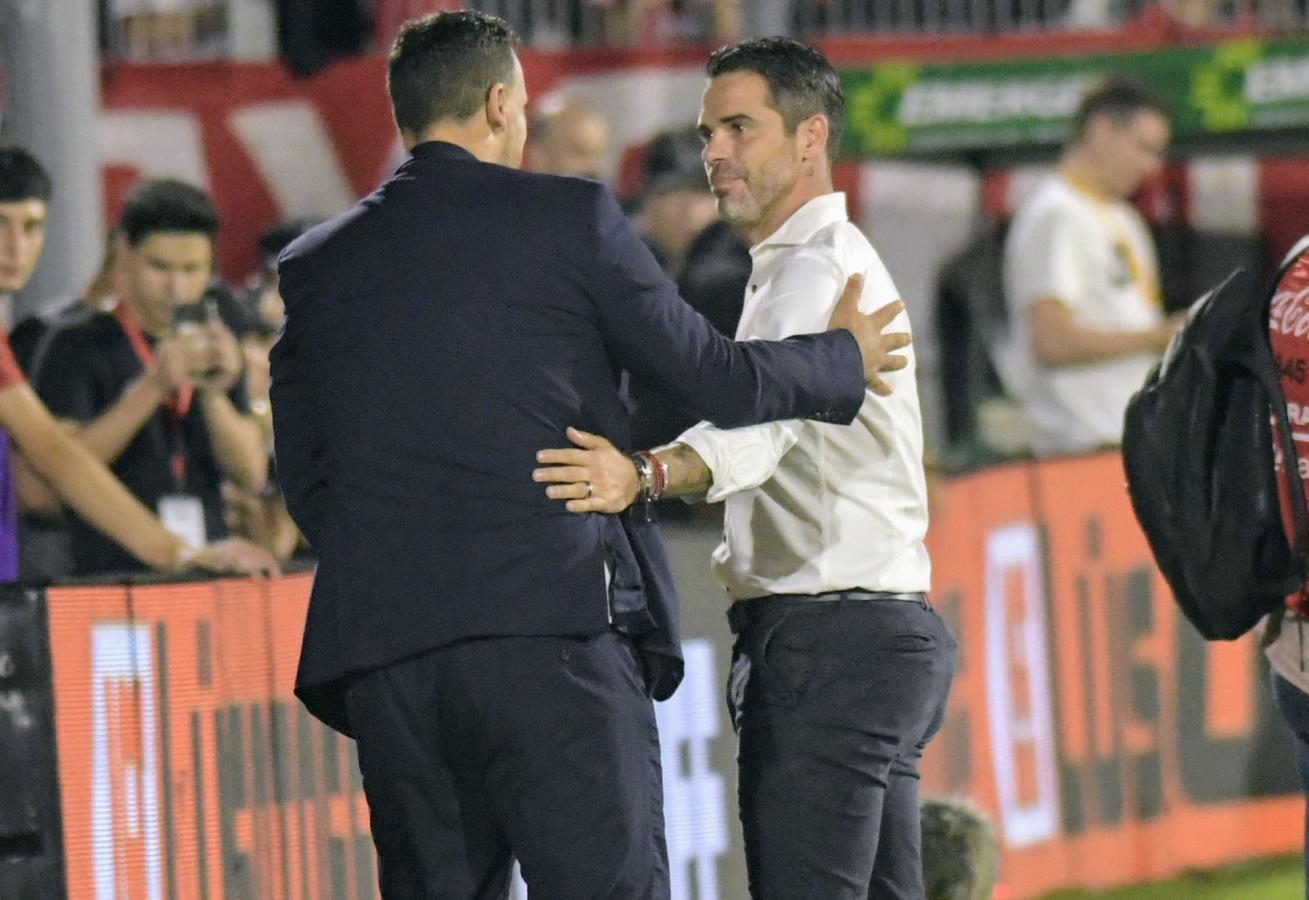 Imagen Todo había empezado bien entre Fabbiani y Gago, pero terminó con el enojo del Ogro. Fotobaires.