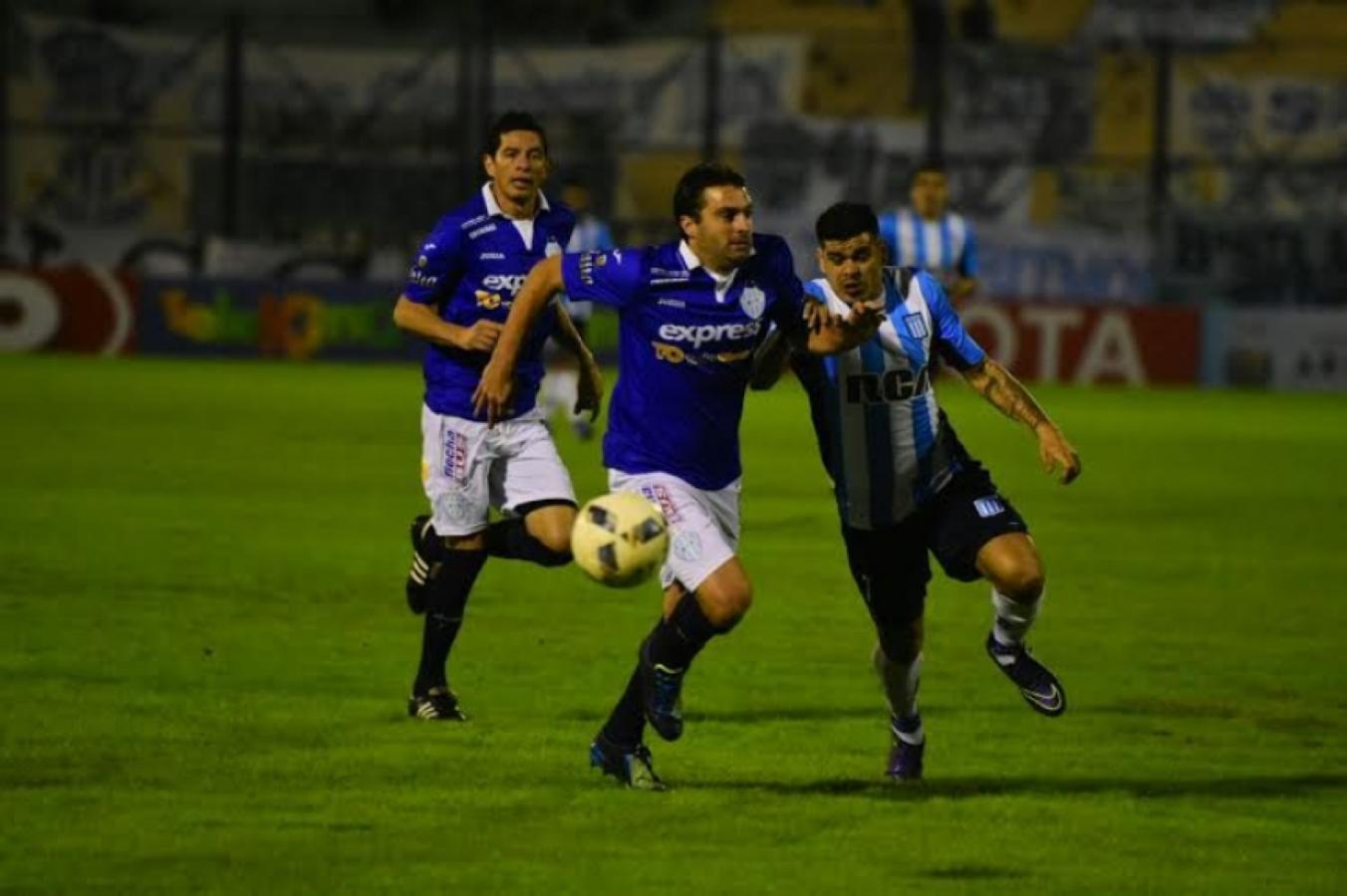 Imagen RACING 2-0 GIMNASIA Y TIRO DE SALTA