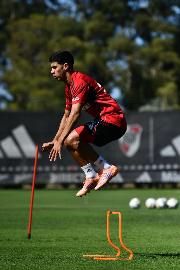 Imagen Tomás Galván podría ser titular en el mediocampo ante Barracas.