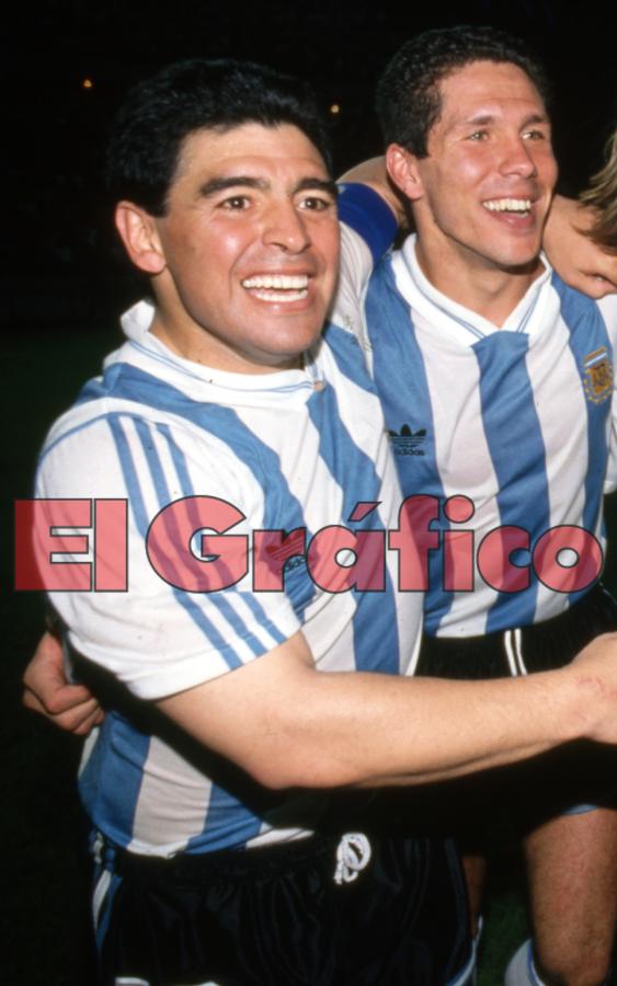 Imagen La Copa Artemio Franchi 1993, la última conquista de Maradona en la Selección
