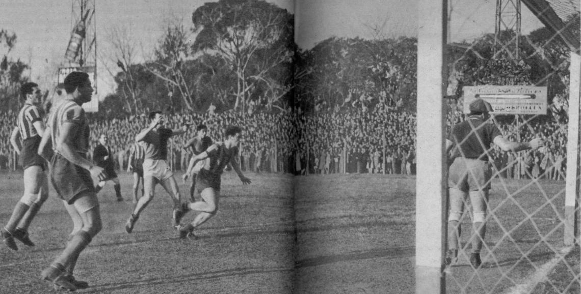 Imagen Se ha producido el gol que daría a Newell's Old Boys la victoria. Runzer, que con las manos en alto festeja la conquista, ha sido su autor. Quatrocchi, con muy escasas posibilidades para intervenir, ha quedado inmovilizado, lo mismo que los zagueros Armándola y Soria. Castagno llega a destiempo. 