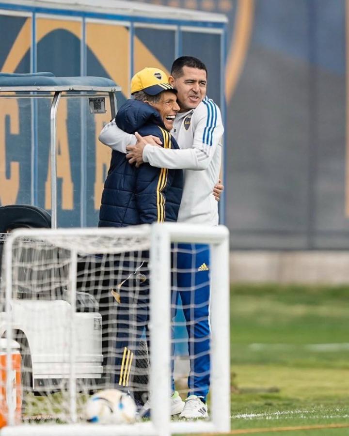 Imagen La última foto de Miguel Russo y Juan Román Riquelme.