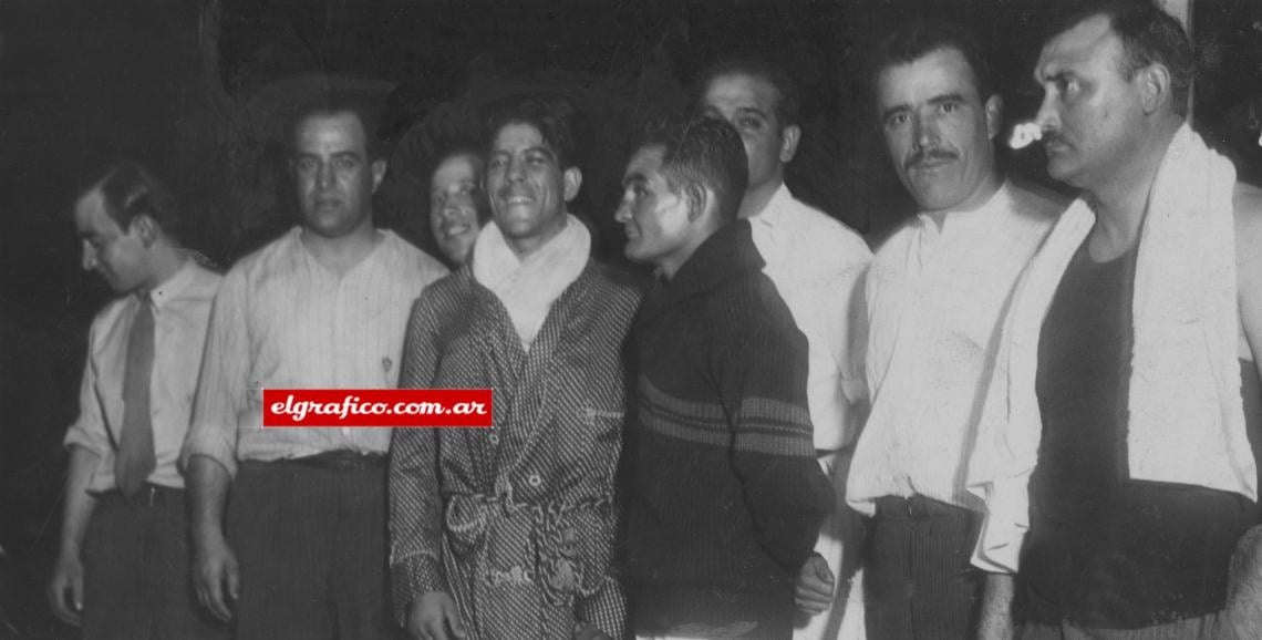 Imagen Julio Mocoroa era un magnifico boxeador platense especializado en un bloque poco menos que invulnerable. Era estudiante de odontología y lo seguía una barra populosa desde La Plata. "Pelea como si jugará al ajadrez" lo definian sus admiradores.