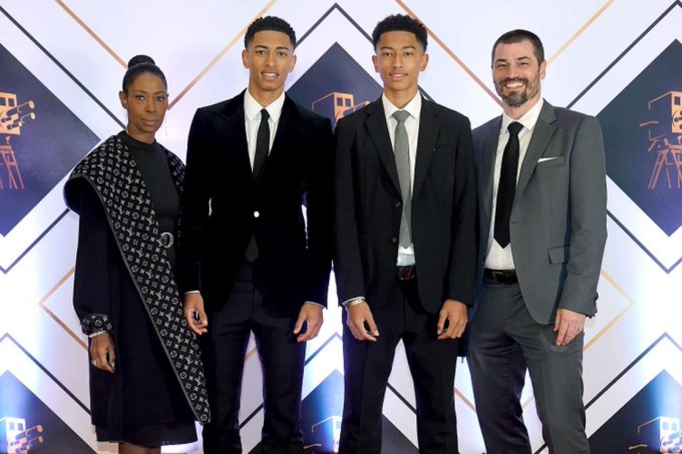 Imagen La familia Bellingham: Denisse, Jude, Jobe y Mark.