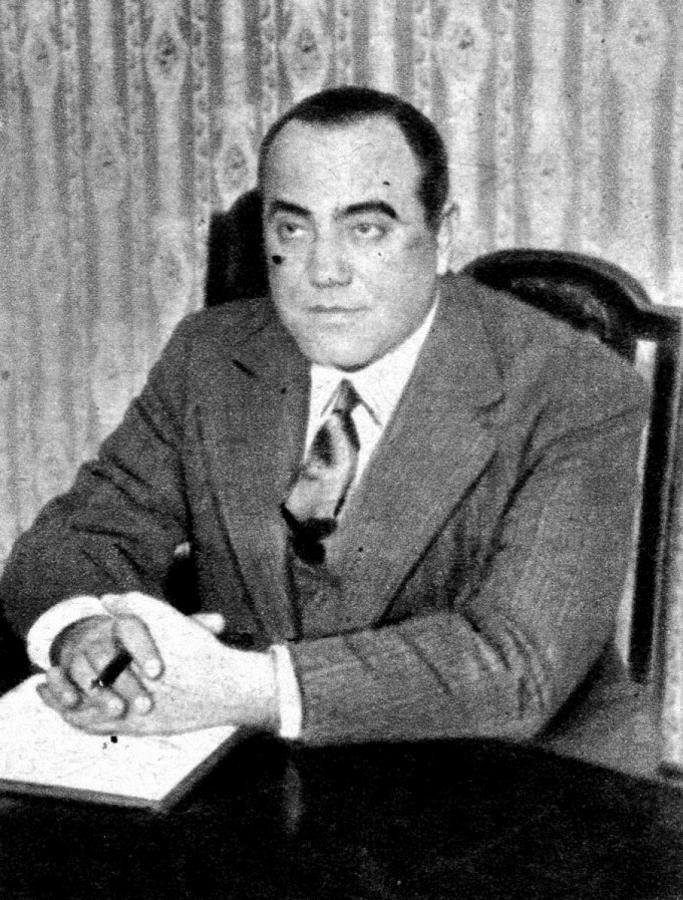 Imagen Cuando José Oriani era secretario de la Federación y firmaba las licencias de los boxeadores, hizo a propósito de ese trámite reglamentario una frase que importa un elogio al box.
