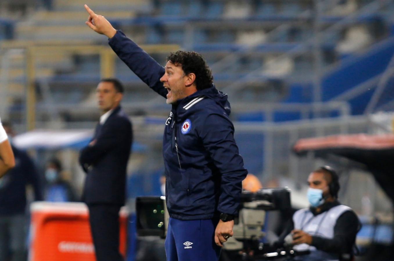 Imagen Dos de dos para el Bicho de Milito. CONMEBOL