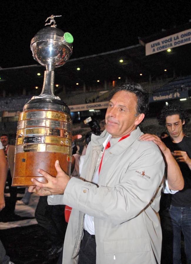 Imagen La Libertadores 2007, el título más importante de la carrera de Russo DT.