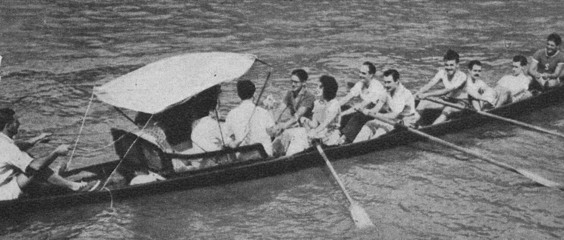 Imagen Otro grave error es el de cargar el bote de excursión con exceso de pasajeros. Si pasa junto a él un barco veloz, el oleaje que produce puede motivar el vuelco de la pequeña embarcación.