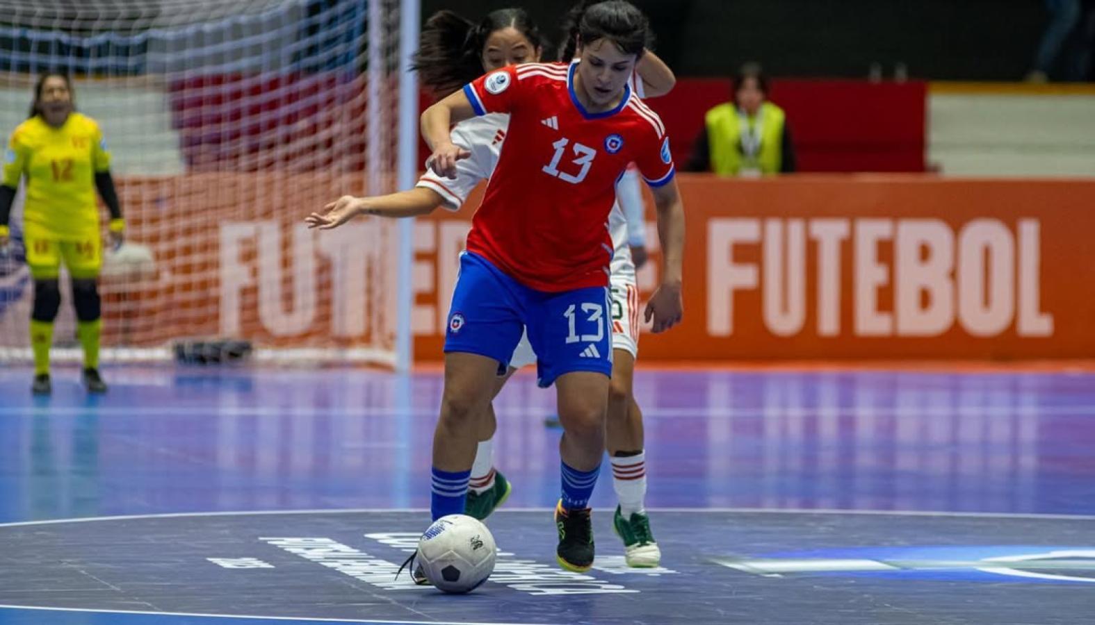 Imagen La futbolista también representa a la Selección de Chile