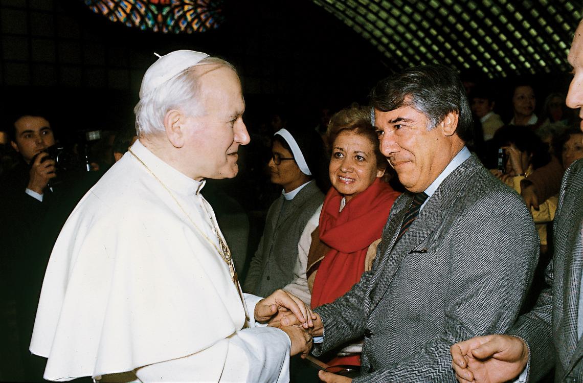 Junto a Juan Pablo II, en El Vaticano.