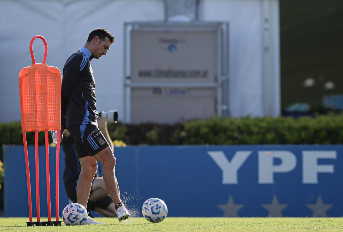 Imagen Scaloni no se guardó nada para la última doble fecha de Eliminatorias. Fotobaires.