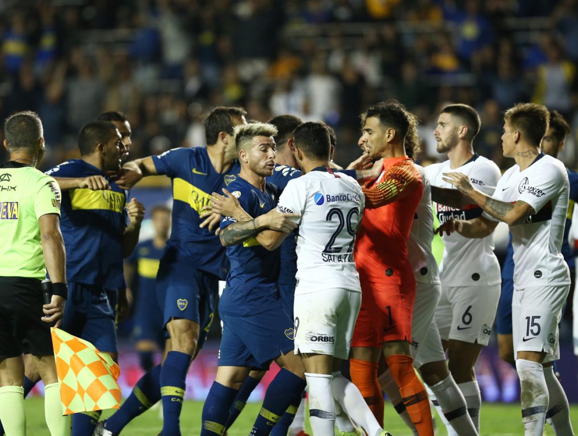 Imagen Los jugadores e hinchas de San Lorenzo se enojaron con Buffarini cuando jugaba en Boca. Foto: Fotobaires