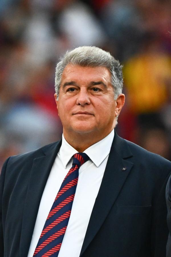Imagen Para Laporta la eliminación de Barcelona fue por culpa del arbitraje.