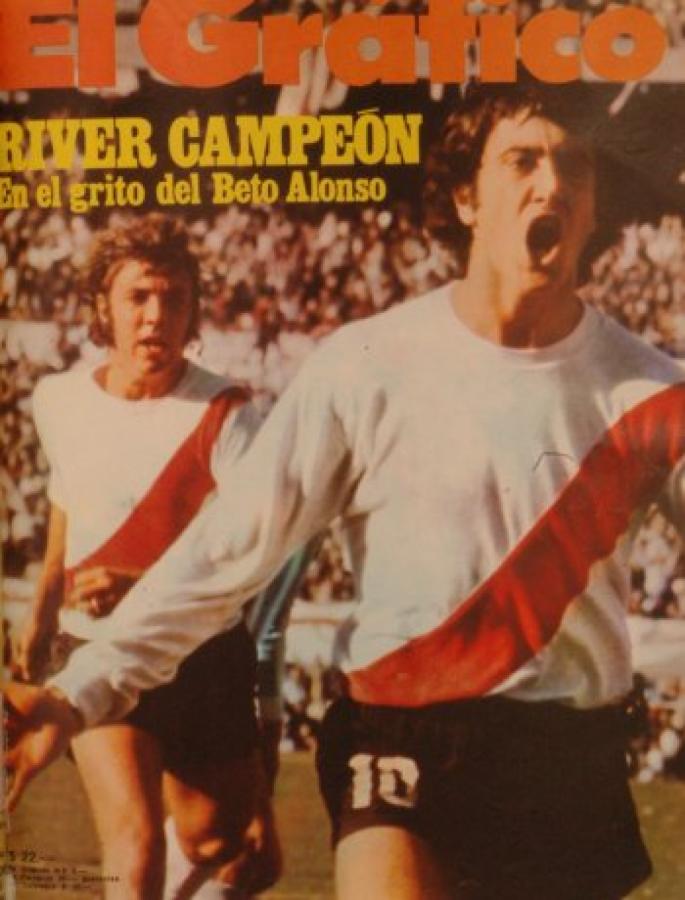 25 La tapa de El Gráfico del 20 de agosto de 1975 muestra a Alonso y Merlo celebrando la conquista millonaria