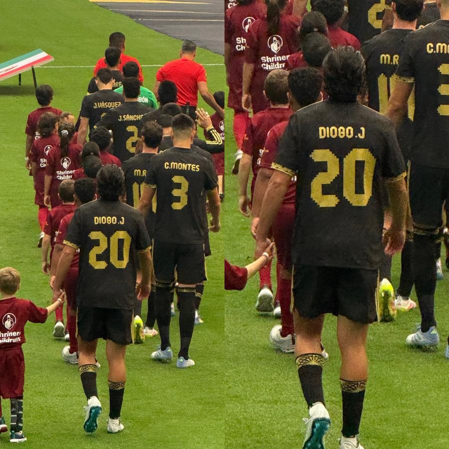 Imagen Raúl Jiménez y uno de sus homenajes a Diogo Jota.