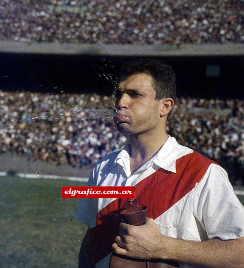 Imagen En River fue campeón en 1957, luego comenzaría la racha negativa de 18 años sin volver a coronarse.