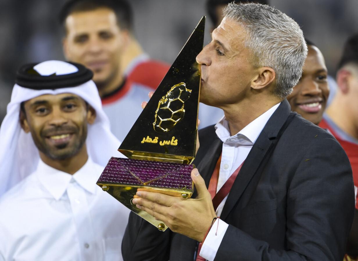 Imagen La última experiencia de Crespo fue como DT de Al-Duhail en Qatar: ganó 3 títulos.