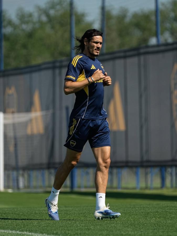 Imagen Cavani sigue sin poder entrenarse a la par.