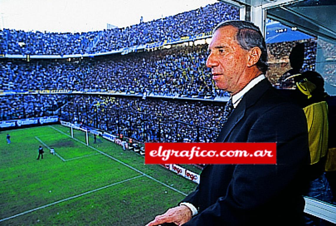 Imagen Carlos Bilardo en La Bombonera.